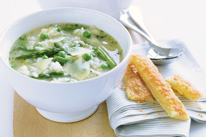 Cooking Soups Pea, asparagus and rice soup with Romano sticks