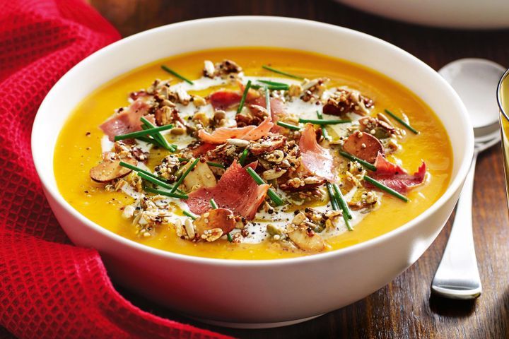 Cooking Soups Pumpkin soup with savoury granola topping