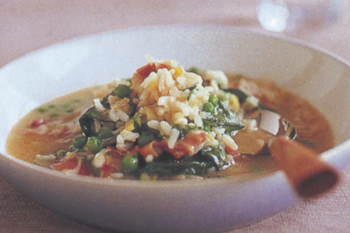 Cooking Soups Rice soup with peas and spinach