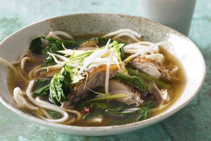Cooking Soups Roast duck and chrysanthemum noodle soup