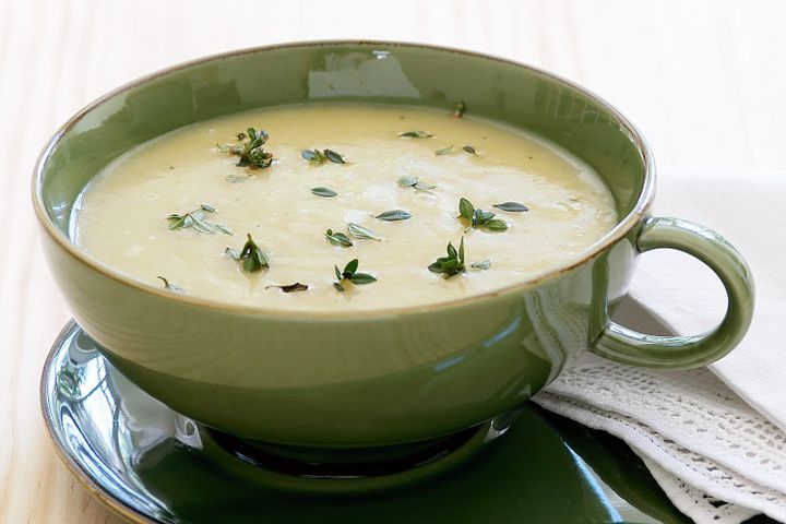 Cooking Soups Roast garlic, potato and leek soup