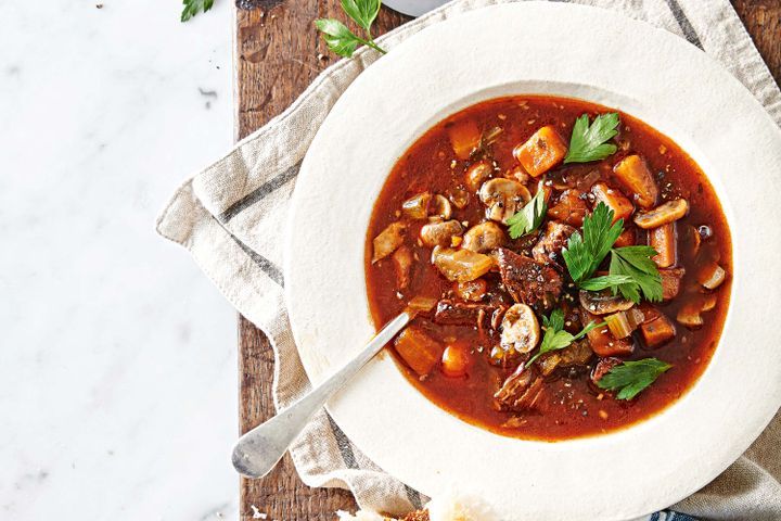 Cooking Soups Slow-cooker beef bourguignon soup