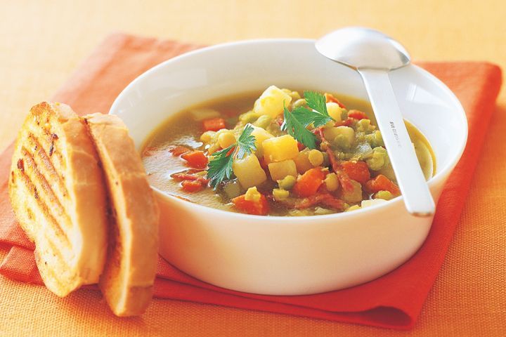 Cooking Soups Split pea, ham & vegetable soup with garlic bread