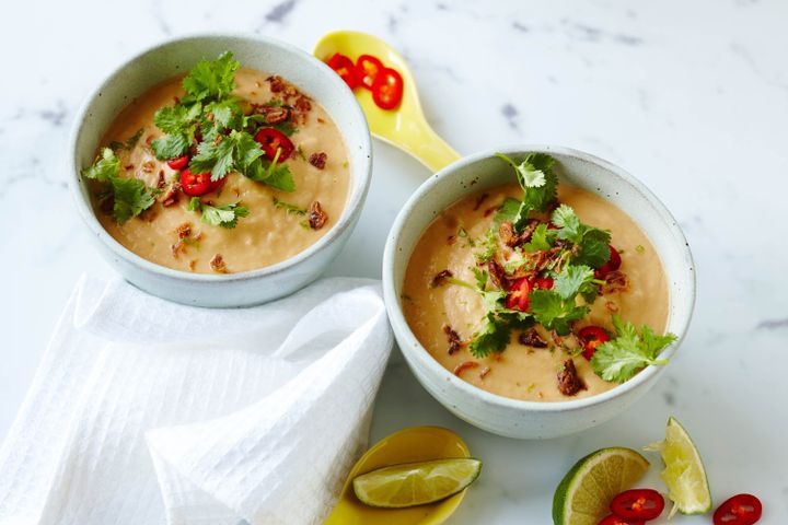 Cooking Soups Thai red curry cauliflower soup