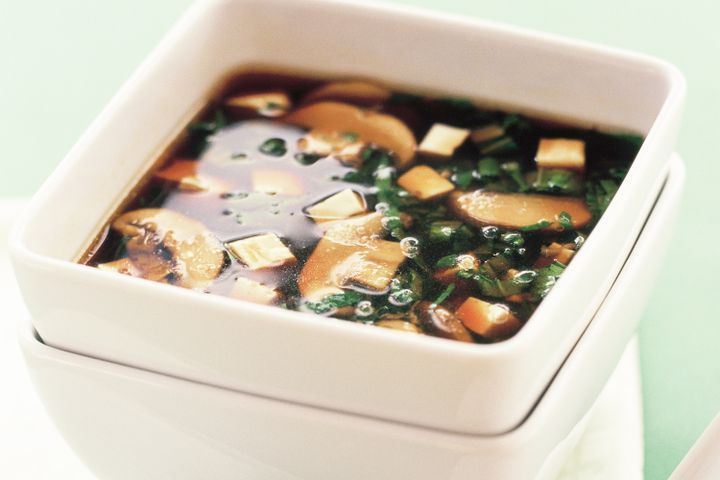 Cooking Soups Tofu and mushroom miso