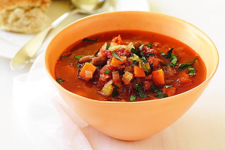 Cooking Soups Tomato & borlotti bean soup