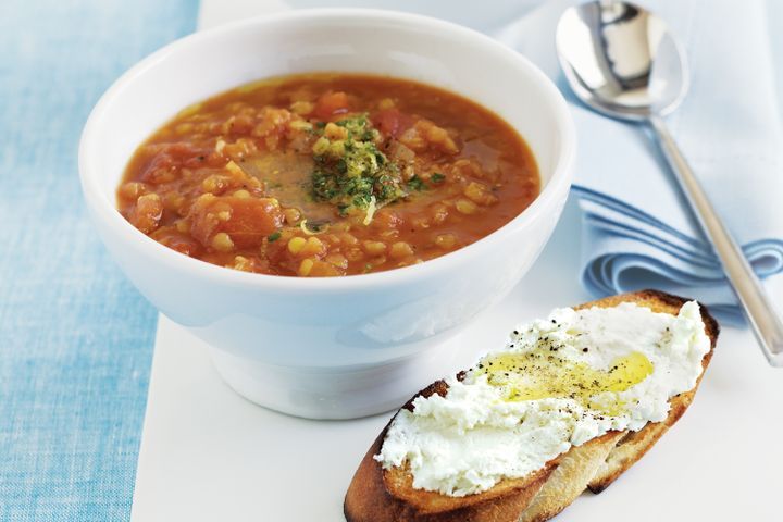 Cooking Soups Tomato & red lentil soup with feta & olive oil crostoli