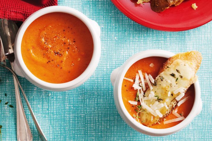 Cooking Soups Tomato soup with cheese & sausage toasts