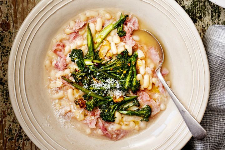 Cooking Soups White bean soup with ham hocks and greens