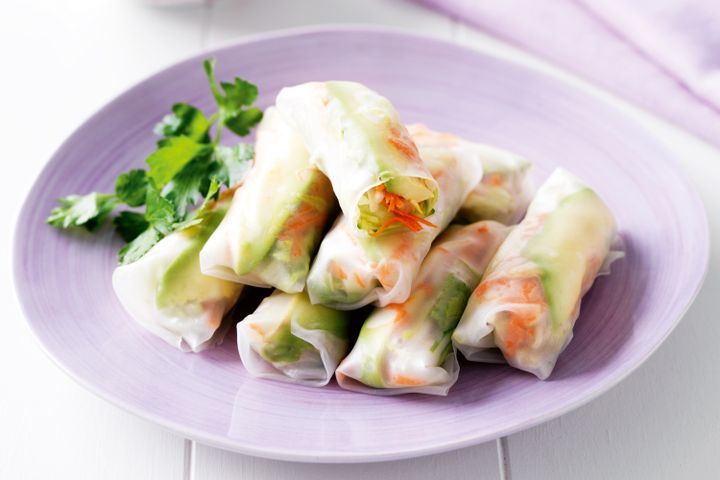 Cooking Vegetarian Avocado and vegetable rice-paper rolls