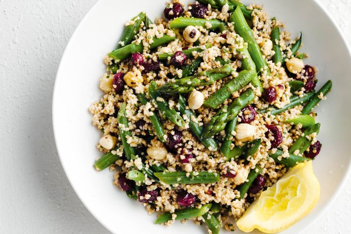 Cooking Vegetarian Bean, cracked wheat and cranberry salad