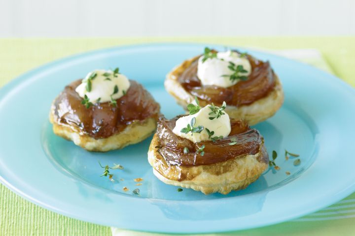 Cooking Vegetarian Caramelised French shallot tarte tatin