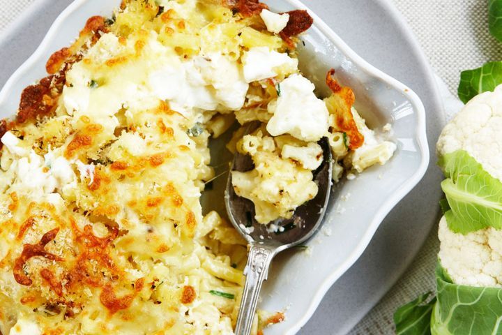 Cooking Vegetarian Cauliflower and blue cheese macaroni