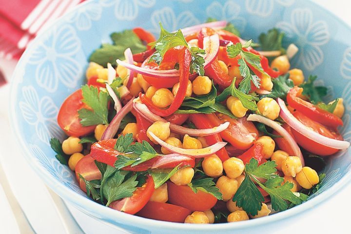 Cooking Vegetarian Chickpea and capsicum salad