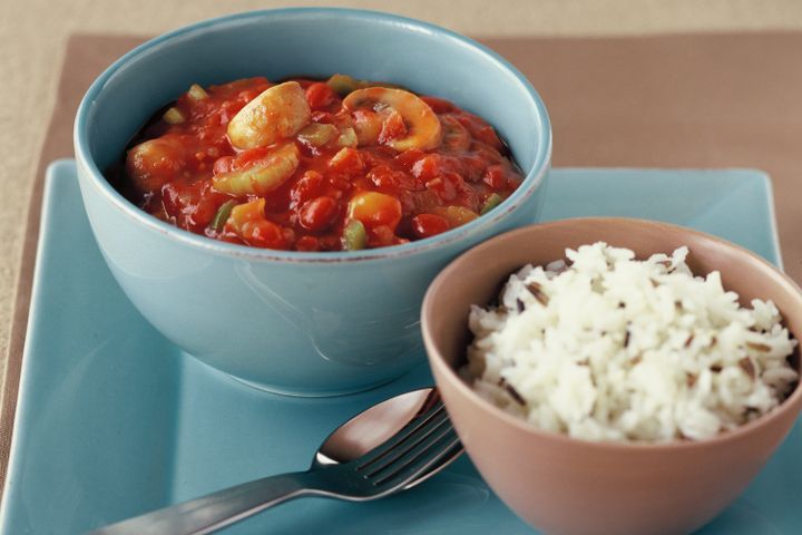 Cooking Vegetarian Chilli bean pot