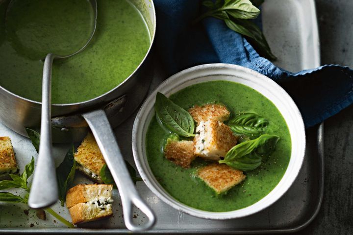 Cooking Vegetarian Cream of spinach soup with fetta croutons