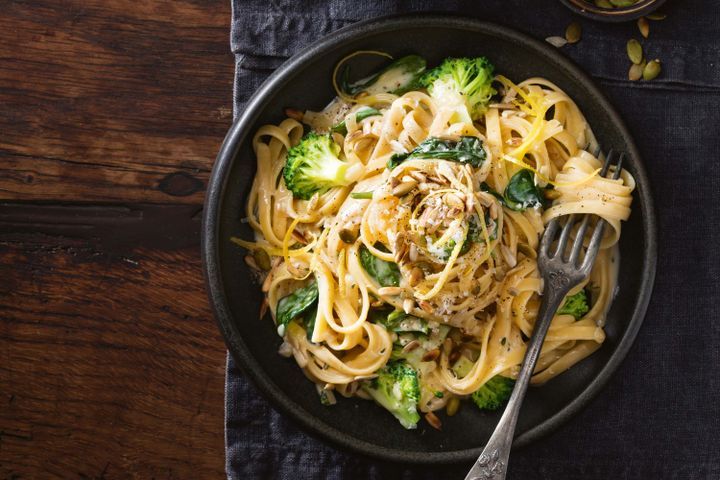 Cooking Vegetarian Creamy broccoli and spinach pasta