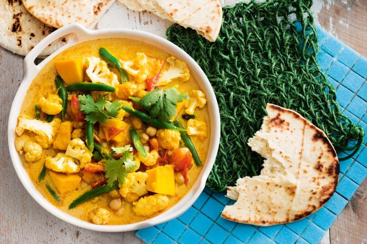 Cooking Vegetarian Creamy chickpea and vegetable curry