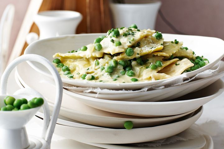 Cooking Vegetarian Creamy peas and pillows