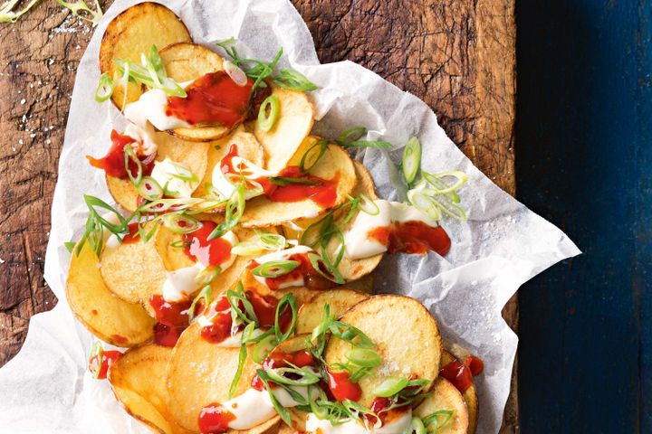 Cooking Vegetarian Crispy-fried chippies with aioli and chilli sauce