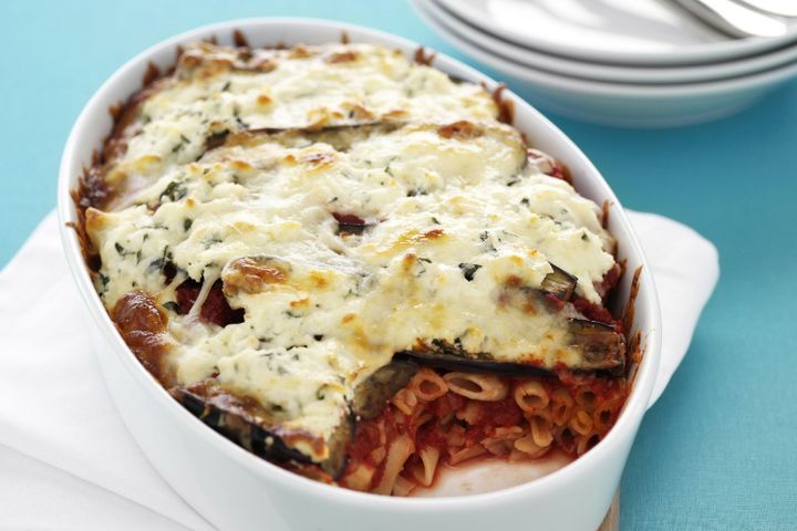 Cooking Vegetarian Eggplant pasta bake