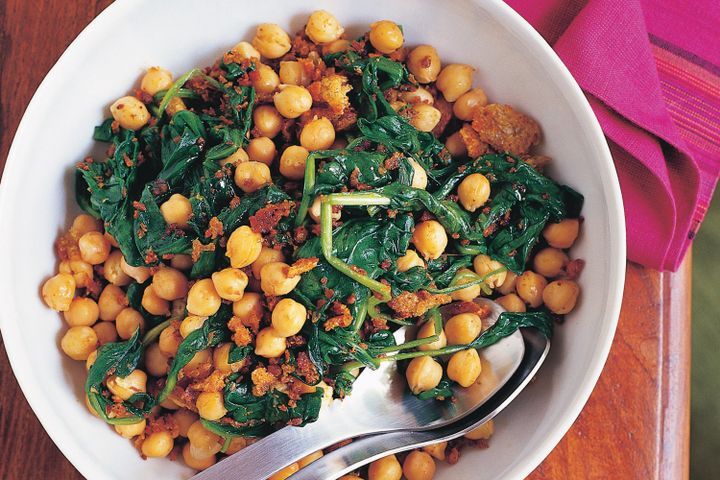 Cooking Vegetarian Garbanzos con espinacas (Spanish chickpeas with spinach)