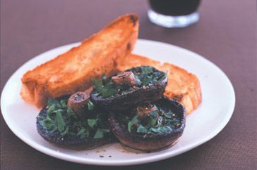 Cooking Vegetarian Garlic balsamic mushrooms with Turkish toast