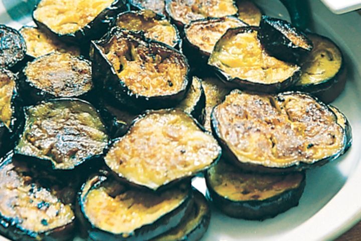 Cooking Vegetarian Grilled Bengali eggplant