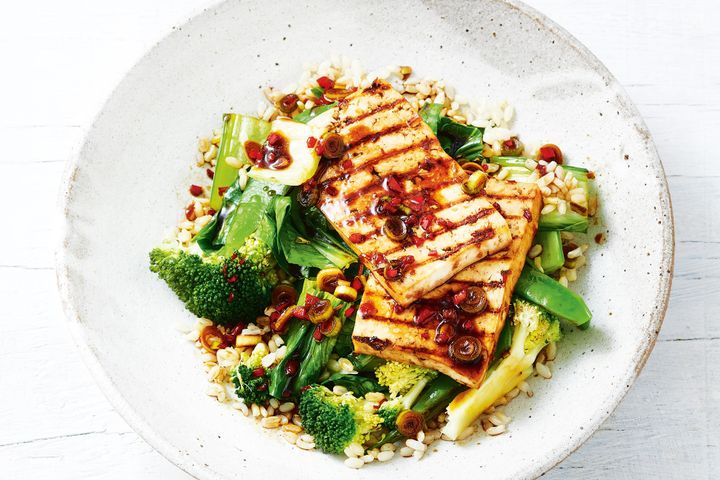 Cooking Vegetarian Grilled tofu with brown rice, Asian greens and chilli sesame dressing