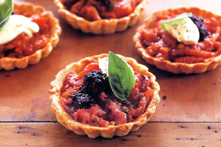 Cooking Vegetarian Little provencal tarts with olive oil pastry