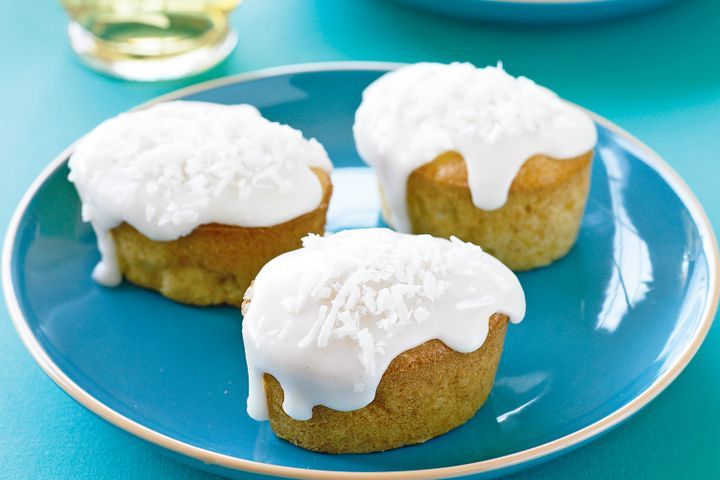 Cooking Vegetarian Mini apple and coconut cakes