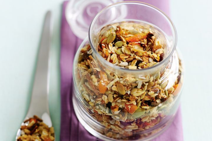 Cooking Vegetarian Oven-baked muesli