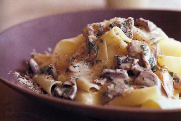 Cooking Vegetarian Pappardelle with mushrooms