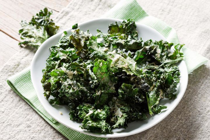 Cooking Vegetarian Parmesan and herb kale chips