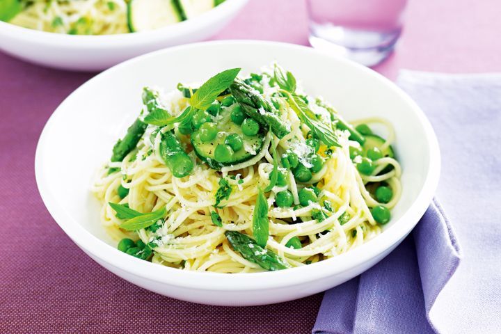 Cooking Vegetarian Pasta primavera