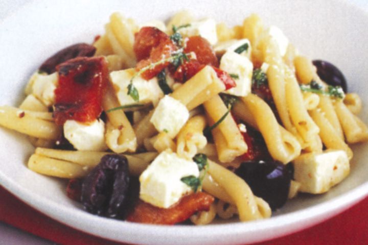 Cooking Vegetarian Pasta with marinated feta