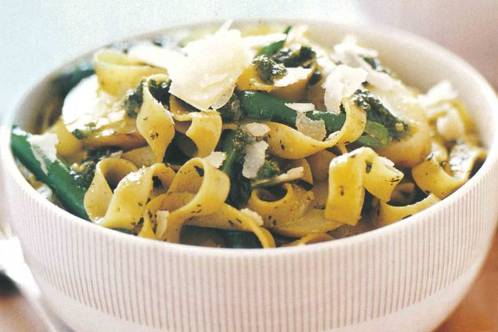 Cooking Vegetarian Pesto, potato and bean fettuccine From Genoa (region of Liguria)