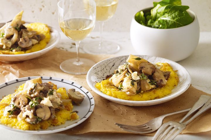 Cooking Vegetarian Polenta with mushrooms & gorgonzola