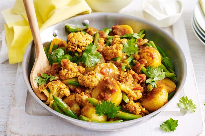 Cooking Vegetarian Potato and cauliflower rogan josh