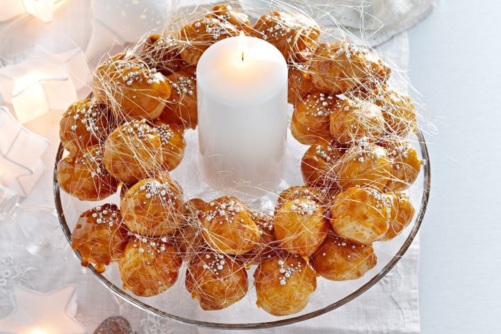 Cooking Vegetarian Profiterole wreath