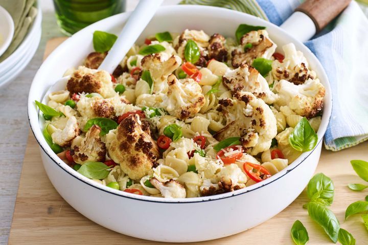 Cooking Vegetarian Quick cauliflower pasta with parmesan, chilli and garlic