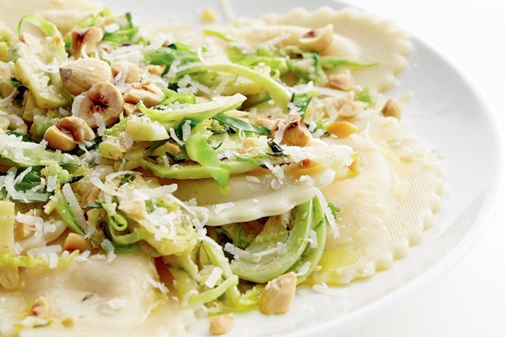 Cooking Vegetarian Ravioli with Brussels sprouts and burnt butter sauce