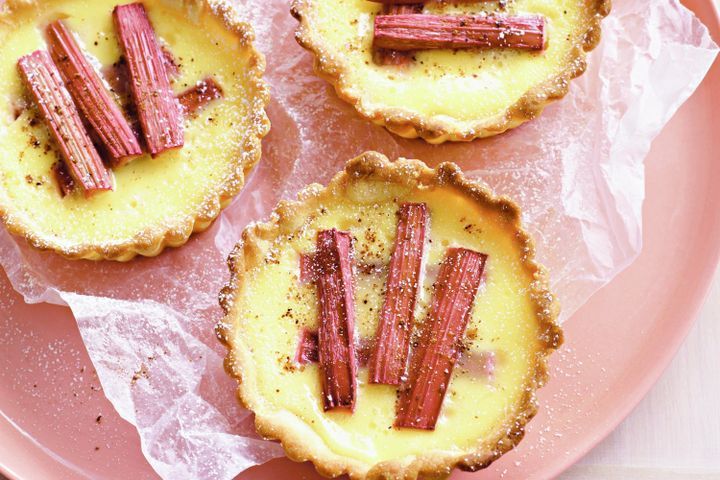 Cooking Vegetarian Rhubarb & custard tarts