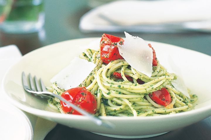 Cooking Vegetarian Roast cherry tomato and rocket pesto spaghetti