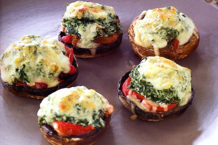 Cooking Vegetarian Roast mushrooms with spinach, ricotta & capsicum