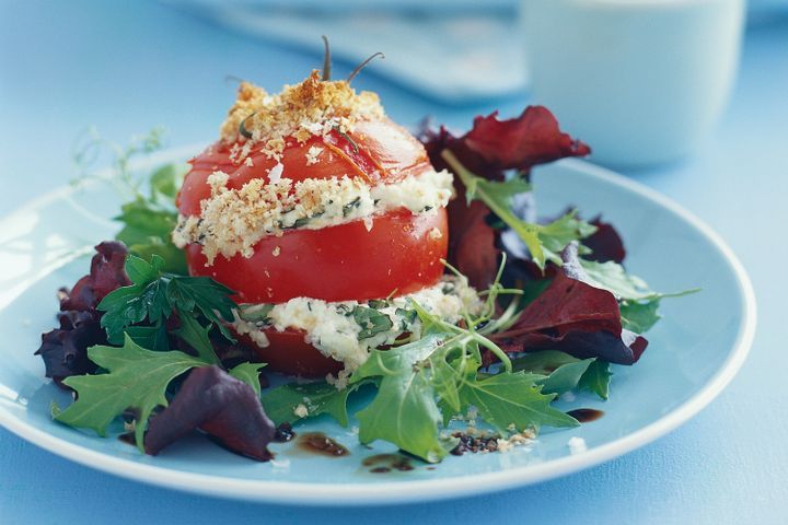 Cooking Vegetarian Roast tomatoes with garlic crumbs