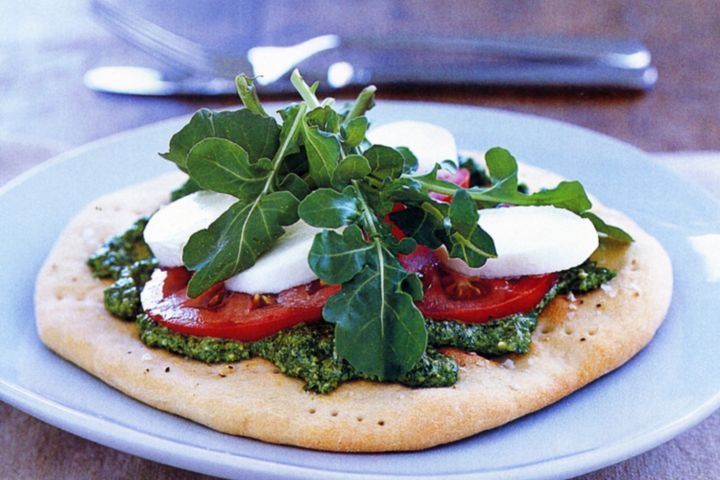 Cooking Vegetarian Rocket pesto, fresh tomato & bocconcini pizzas