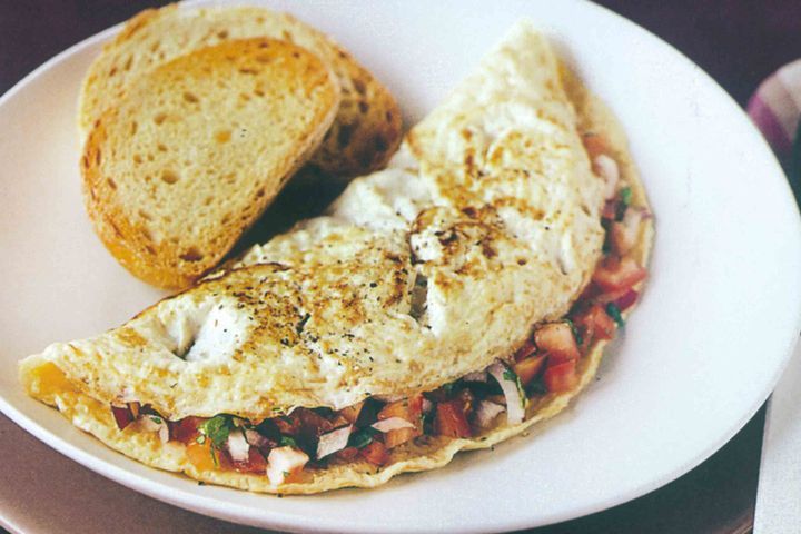 Cooking Vegetarian Santa Fe-style omelettes