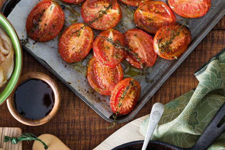 Cooking Vegetarian Semi-roasted tomatoes