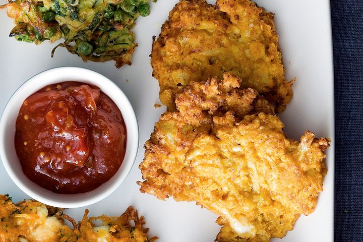 Cooking Vegetarian Spicy cauliflower fritters